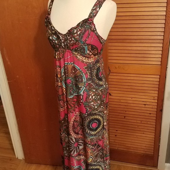 Dresses & Skirts - ☀️ Fun Maxi Dress